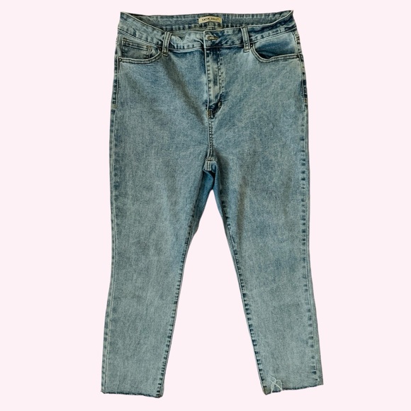 Satin Doll Denim - Light Blue Jean Capris
